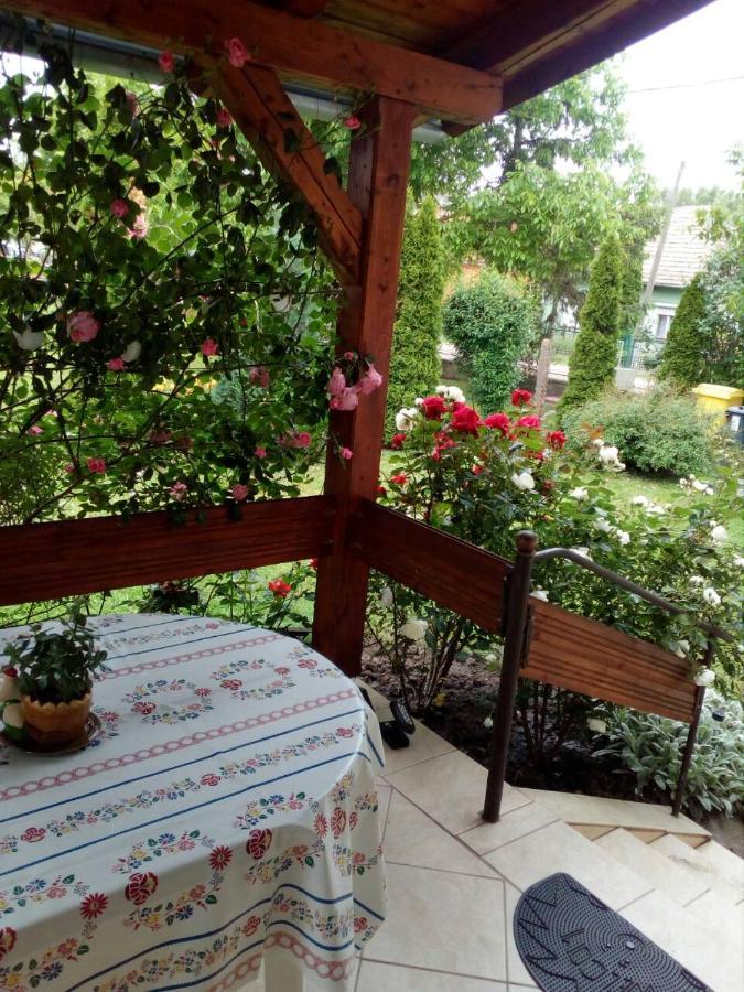 Uj Elet Weekend House Villa Balatonkeresztúr Eksteriør billede